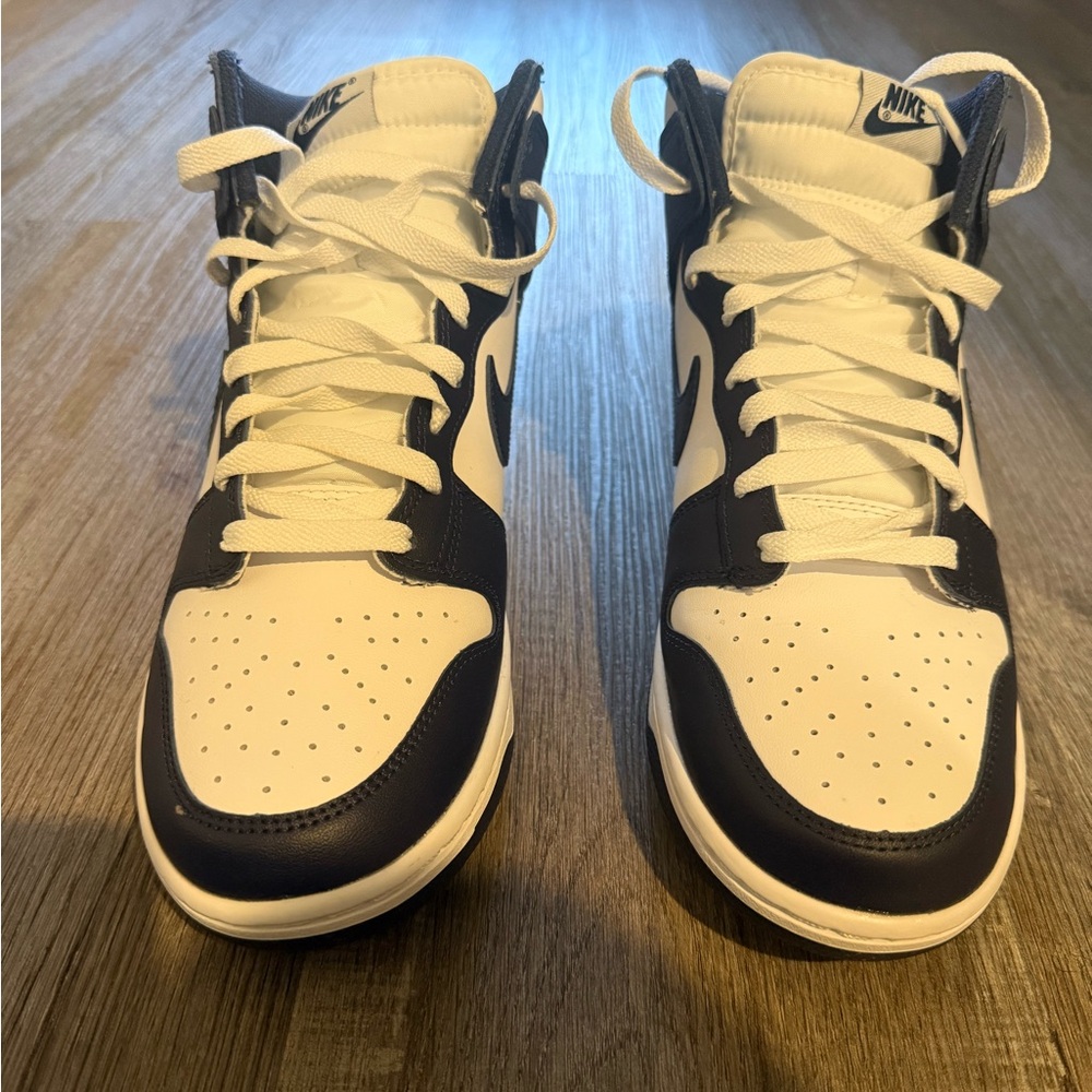 Nike Men's Black and White Sneakers